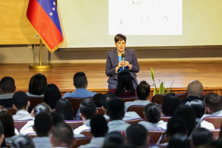 Destacan avances de la biotecnología en sistema de salud pública