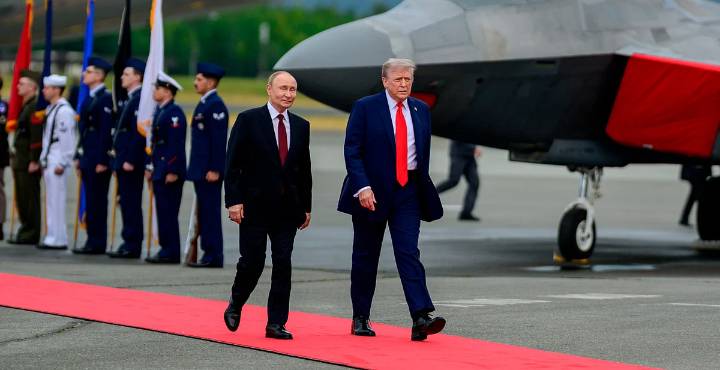 Trump y Putin acuerdan avanzar hacia la paz; próxima cita sería en Moscú