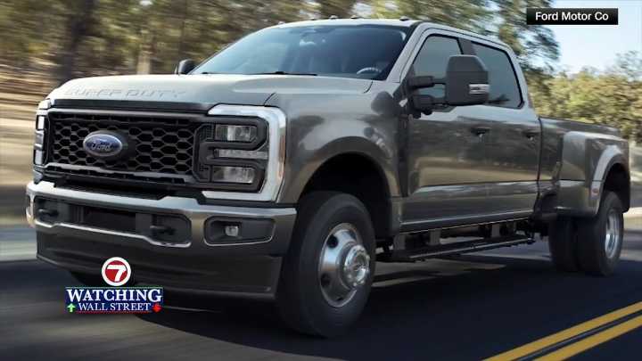 Ford recalls more than 355,000 pickup trucks over instrument display failure on the dashboard