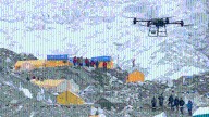 Basura congelada en el Everest: cómo drones y sherpas se unen en la lucha contra la contaminación