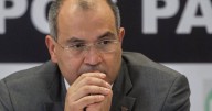 Carlos Treviño está retenido por una confusión estrictamente de carácter migratorio, aclara equipo legal