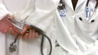 Tú hazte médico