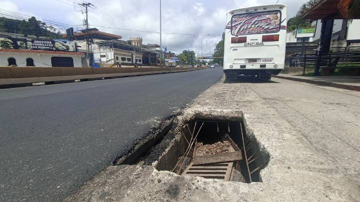 Piden tapar huecos en el kilómetro 15
