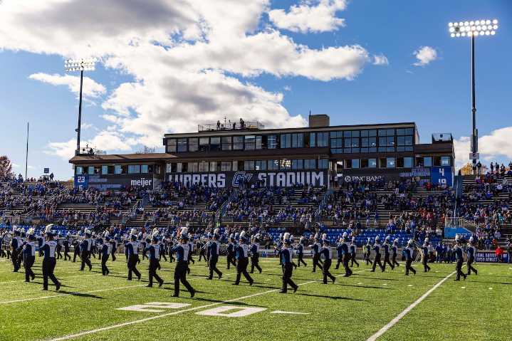 Freshman QB leads GVSU football to season-opening win over Lincoln