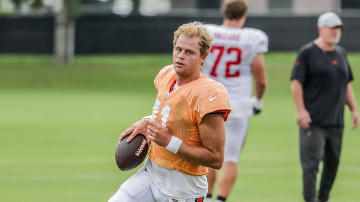 Bucs waive injured QB Michael Pratt, add depth at corner, running back