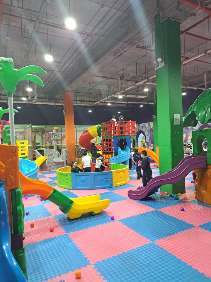 Rotary Club Talca regalonea a más de 400 niños en su mes