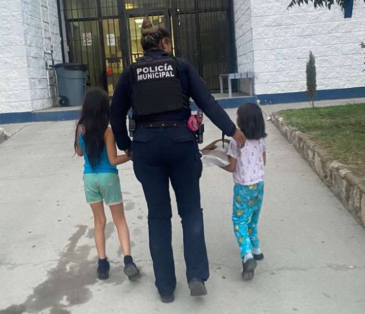 Resguardan a dos niñas que caminaban solas en Parajes del Sol