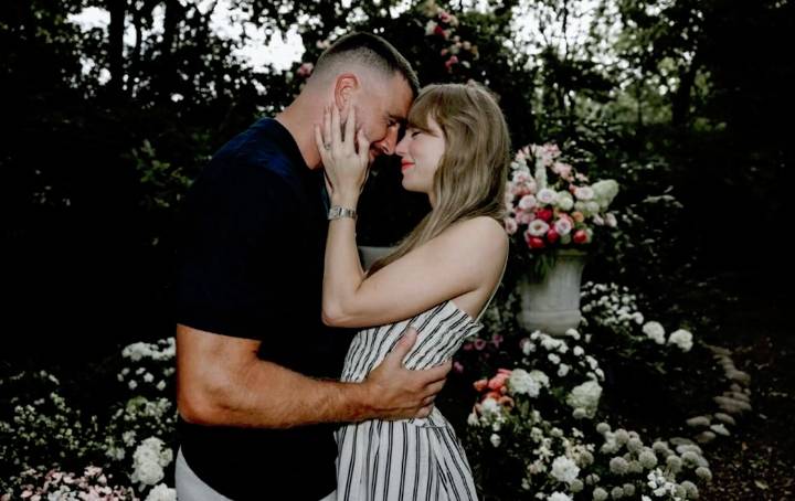 Taylor Swift anuncia su compromiso con Travis Kelce