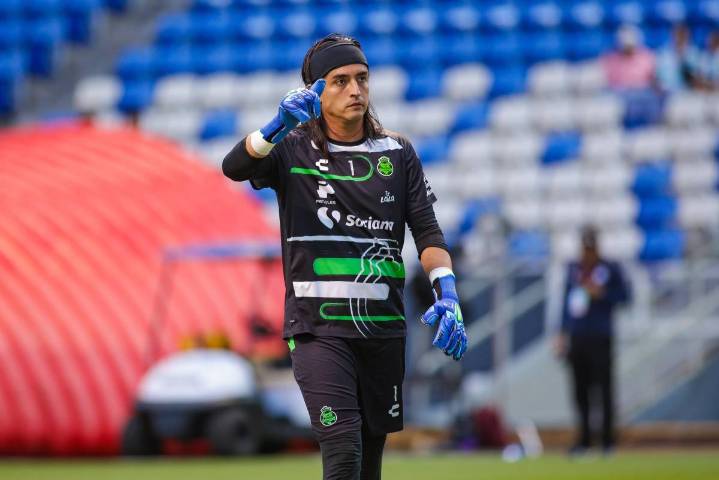 ¡Sorpresa para Santos!: Carlos Acevedo vuelve a la órbita del Tricolor de cara a la Fecha FIFA