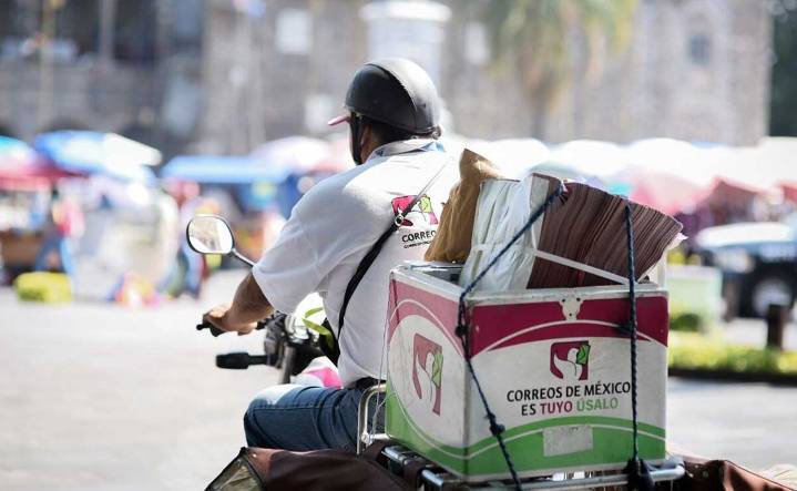 México suspende envíos postales y paquetería