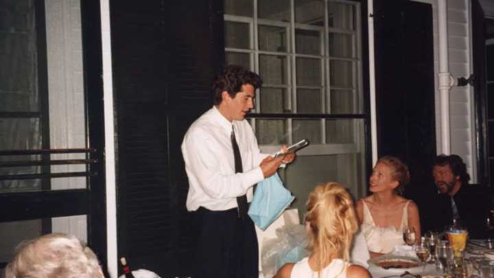 Exclusiva CNN: fotos inéditas de la boda secreta de JFK Jr. y Carolyn Bessette