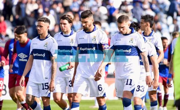 Gimnasia se quedó en el segundo tiempo, falló atrás y perdió con Lanús 2 a 1