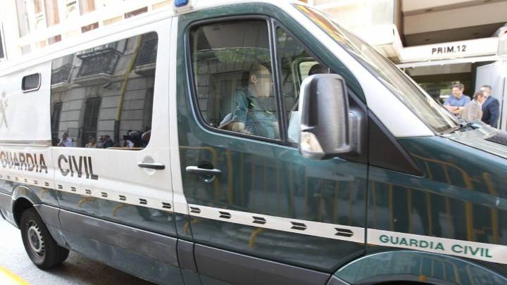 Guardias civiles alertan sobre el traslado de presos: "Hay riesgo para la seguridad"