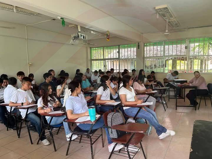 Concluyó curso de Evaluación Diagnóstica en el COBACH No. 33