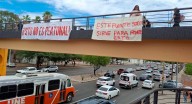 Protestan estudiantes de Unison y exigen paso peatonal debajo de puente en Hermosillo
