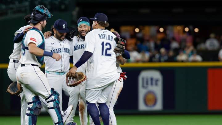 Rodríguez and Naylor go deep early, Mariners hold off White Sox 8