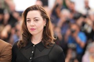 Aubrey Plaza describes grief over husband Jeff Baena's death, likens it to an 'ocean of awfulness'