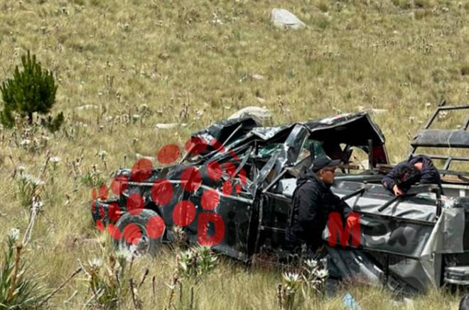 Vuelca camioneta en el Nevado de #Toluca, se reportan al menos 11 heridos