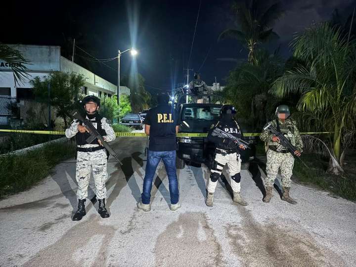 Cateo en Dzilam de Bravo termina con tres detenidos y aseguramiento de droga