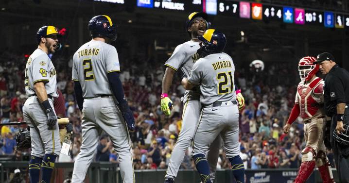 MLB-best Brewers rally again, set franchise single-season record for consecutive victories with 14