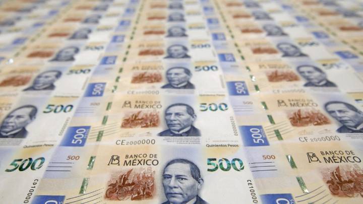 Peso mexicano avanza contra el dólar a la espera de datos de inflación locales y anuncio del Banxico