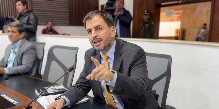 Andrés Forero plantea dudas sobre garantías políticas tras asesinato de Miguel Uribe y envía mensaje a Petro: “Tiene que asumir la responsabilidad de lo que pasó”
