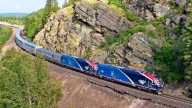 Velocidad máxima de 160 mph, tomas de corriente, puertos USB, servicio a bordo y Wi-Fi gratis: Así es el tren más rápido de Estados Unidos