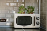 La lista. Estas son las comidas que no debés calentar en el microondas bajo ninguna circunstancia