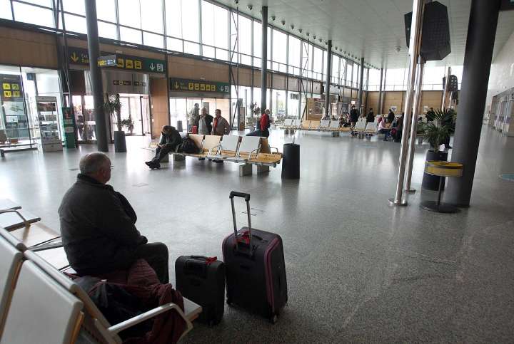 Los aeropuertos de Castilla y León acumulan una caída del 34% en el tráfico de viajeros en los siete primeros meses del año