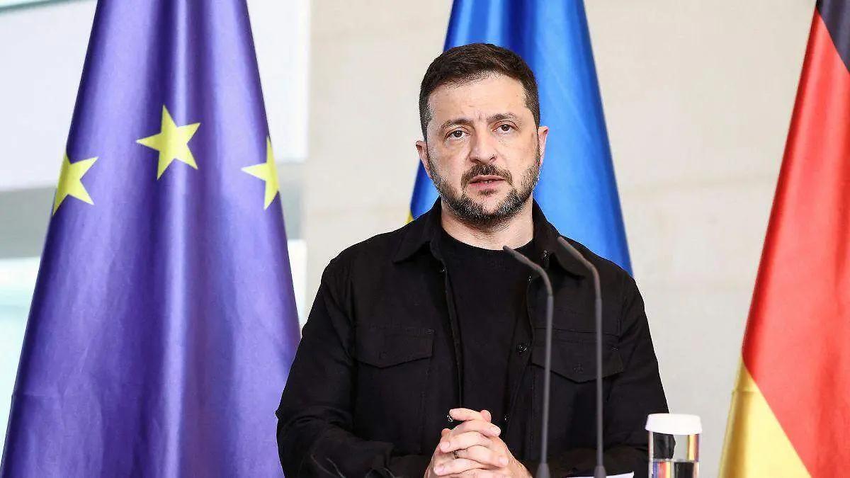 Zelenski acusa a Rusia de seguir matando en Ucrania, previo a cumbre Trump