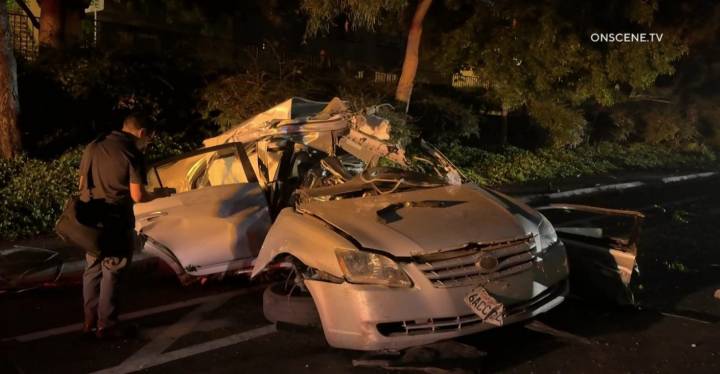 Driver killed in crash after sedan strikes light pole in Vista