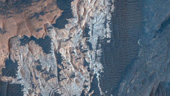 A mysterious substance on Mars might be an undiscovered mineral
