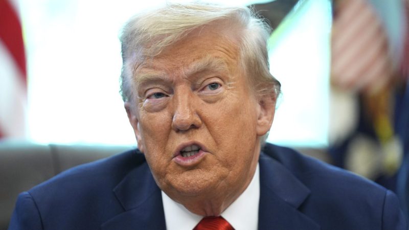 Trump calls on Cracker Barrel to restore its old logo