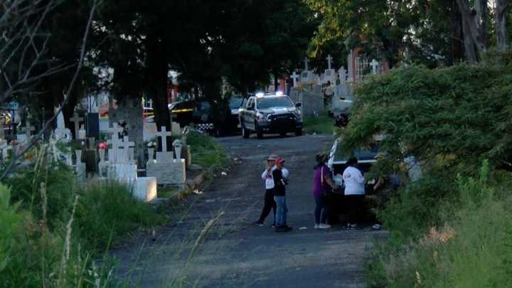 Hallan 3 Bolsas con Restos Humanos en Tumbas Vandalizadas del Panteón Jardín, en Guadalajara