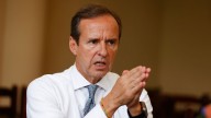 “Hoy lo estamos haciendo en Bolivia y quiero que ese mismo beneficio lo tengan todos los hermanos, incluyendo los que están sometidos por los tres piratas del Caribe”, Jorge ‘Tuto’ Quiroga en referenc