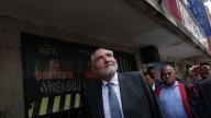 "¡El de la Barredora!”, gritan a Adán Augusto López mientras camina por el Centro Histórico (Video)