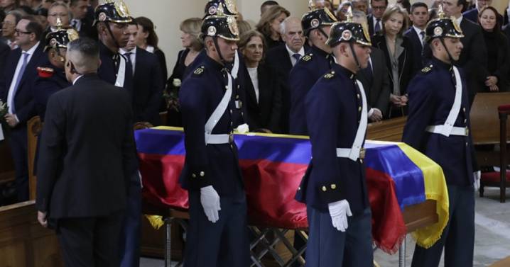 El funeral de Miguel Uribe Turbay expone las fracturas entre la izquierda y la derecha de Colombia