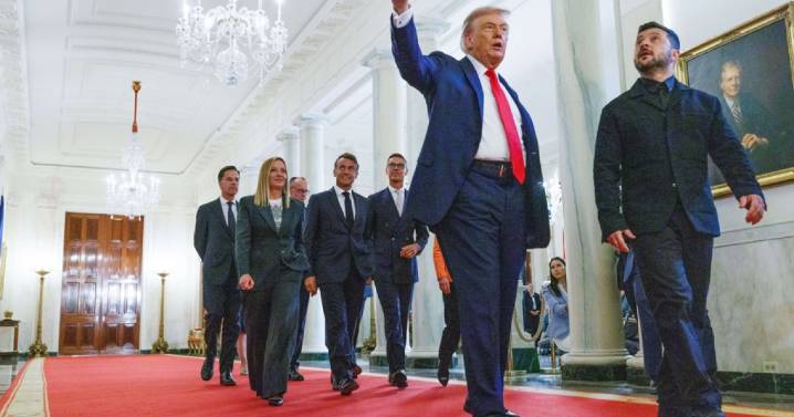 Putin y Trump abordan elevar el nivel de representación en los diálogos de paz con Ucrania