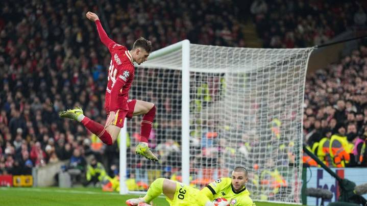 PSG signs goalkeeper Chevalier from Lille amid uncertainty over Donnarumma's future