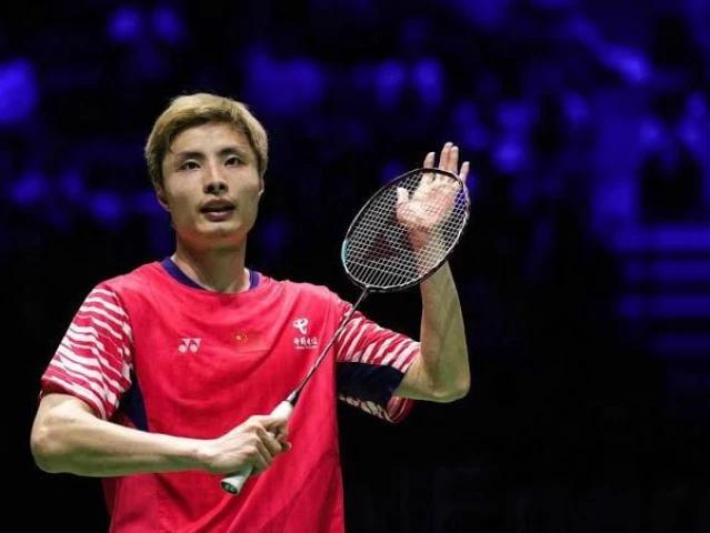 Shi sets up badminton world final with Kunlavut