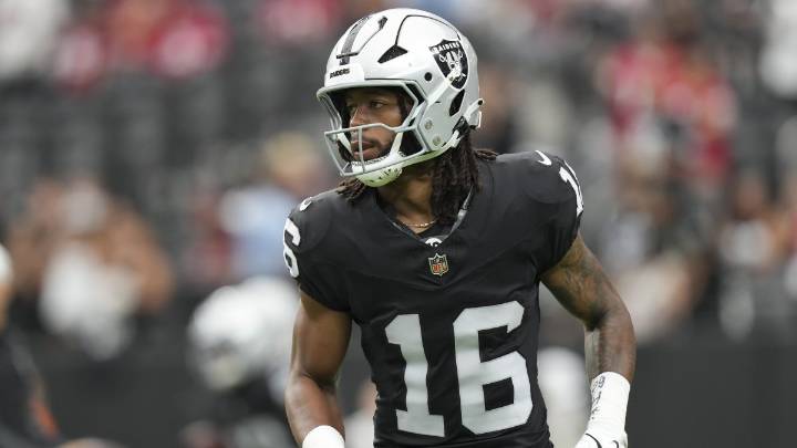 Raiders WR Jakobi Meyers requests trade after contract dispute: Reports