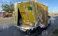 Chofer de transporte provoca accidente contra camión de frituras