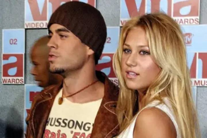 Anna Kourniova y Enrique Iglesias serán padres por cuarta vez