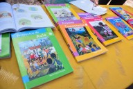Distribuyen libros de texto gratuito; comentarios de Córdova «ahí están», aunque sin su nombre: SEP