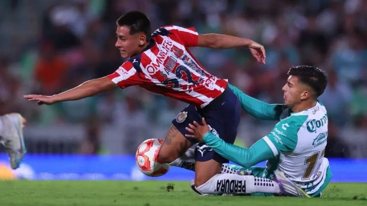 Santos doblega al Guadalajara en el reinicio de la Liga MX