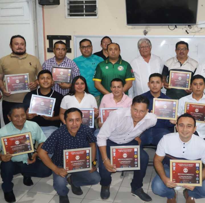 Premios para los silbantes: José Heberto Pat, el mejor árbitro de la temporada