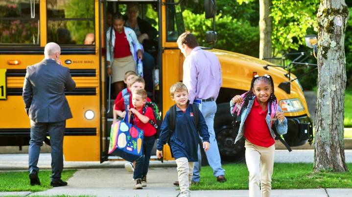 How to get kids back on a sleep schedule for the school year