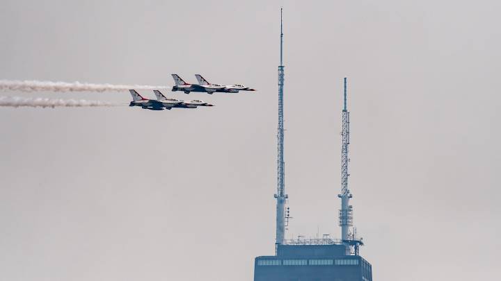Thunderbirds say jets did not exceed Mach 1 in low passes over Chicago