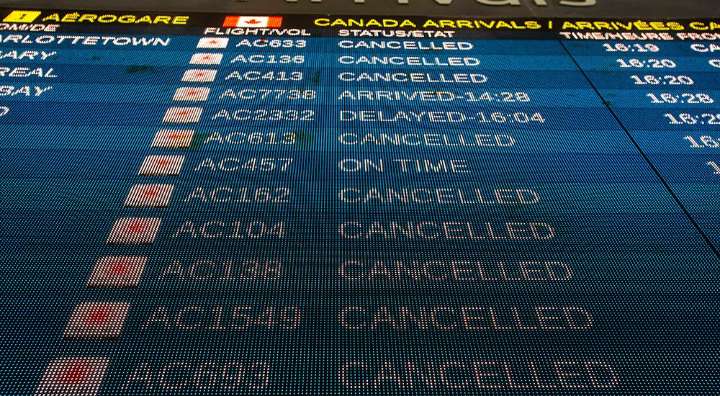 Air Canada and flight attendants union return to bargaining table