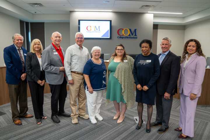 Former College of the Mainland President Warren and Chris Nichols Provide Short-Term Support for Dickinson Opening Doors Promise Scholarship Students